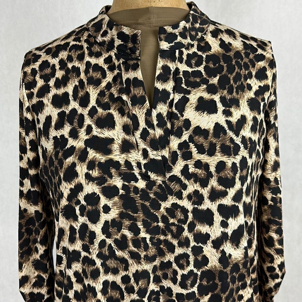 Leopard Print Dress Size Medium Lightweight Cheetah Animal Print V-Neck - Picture 2 of 10